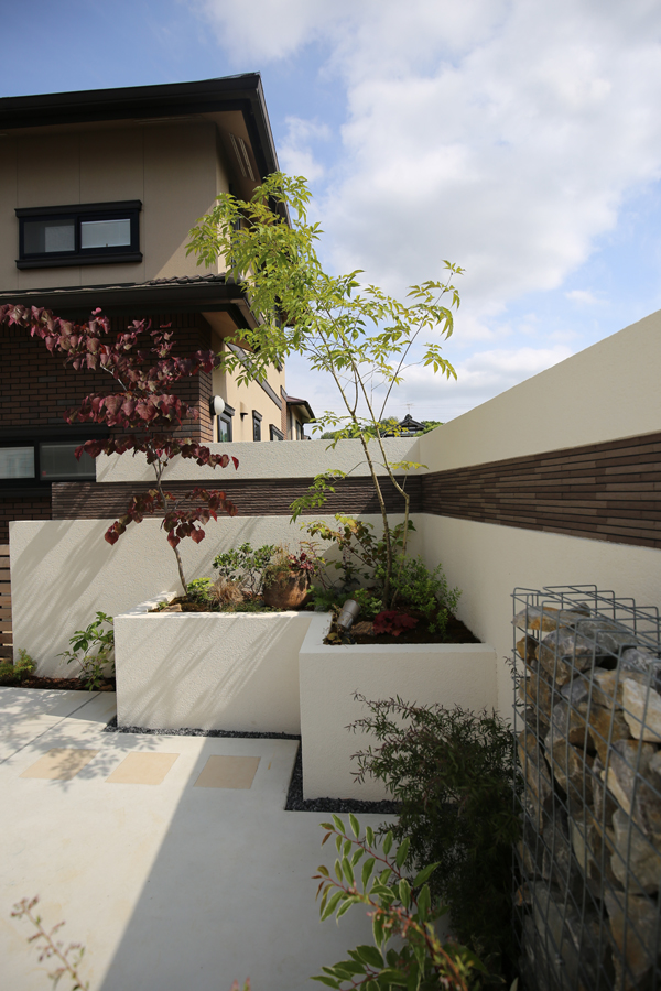 ローメンテナンスを追求した四季折々の彩を眺めるリガーデンのお庭 エスティナ第11回全国ガーデンエクステリアコンテスト