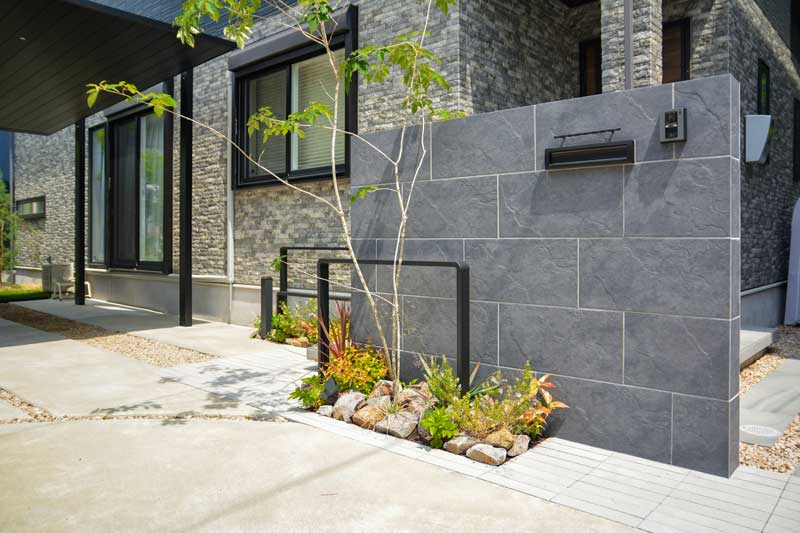 直線美が映える、シンプルデザイン