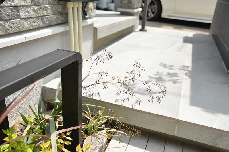 直線美が映える、シンプルデザイン