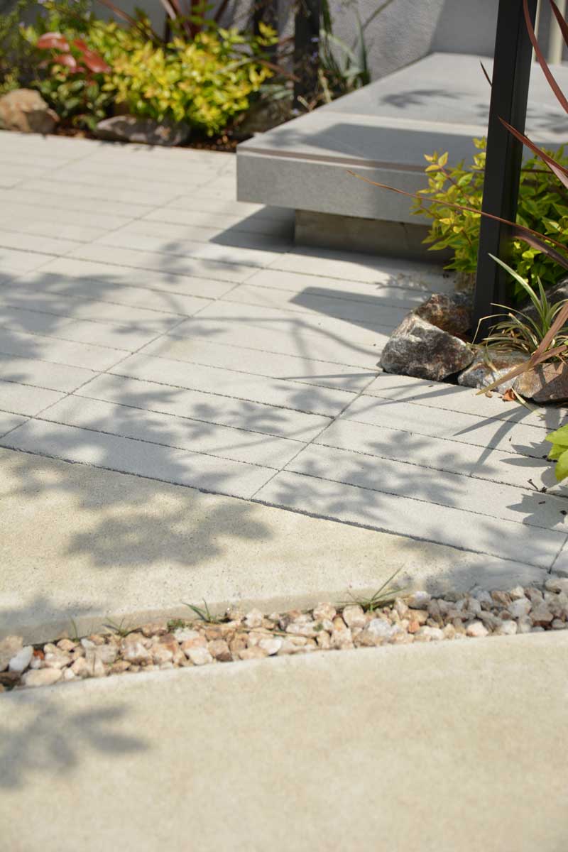 直線美が映える、シンプルデザイン