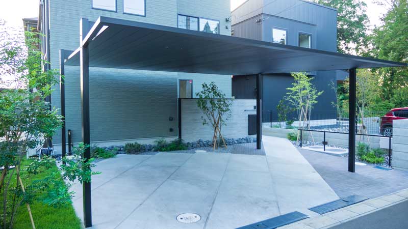 優しいグレーと緑に包まれる暮らし