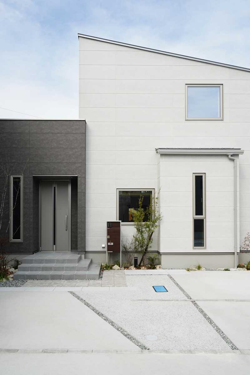 日常にとけこむ上質さ―風を感じるセカンドリビングのある家