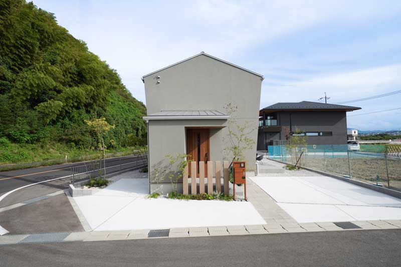 暮らしを自由に楽しむ、上質なアウトドアライフの住まい