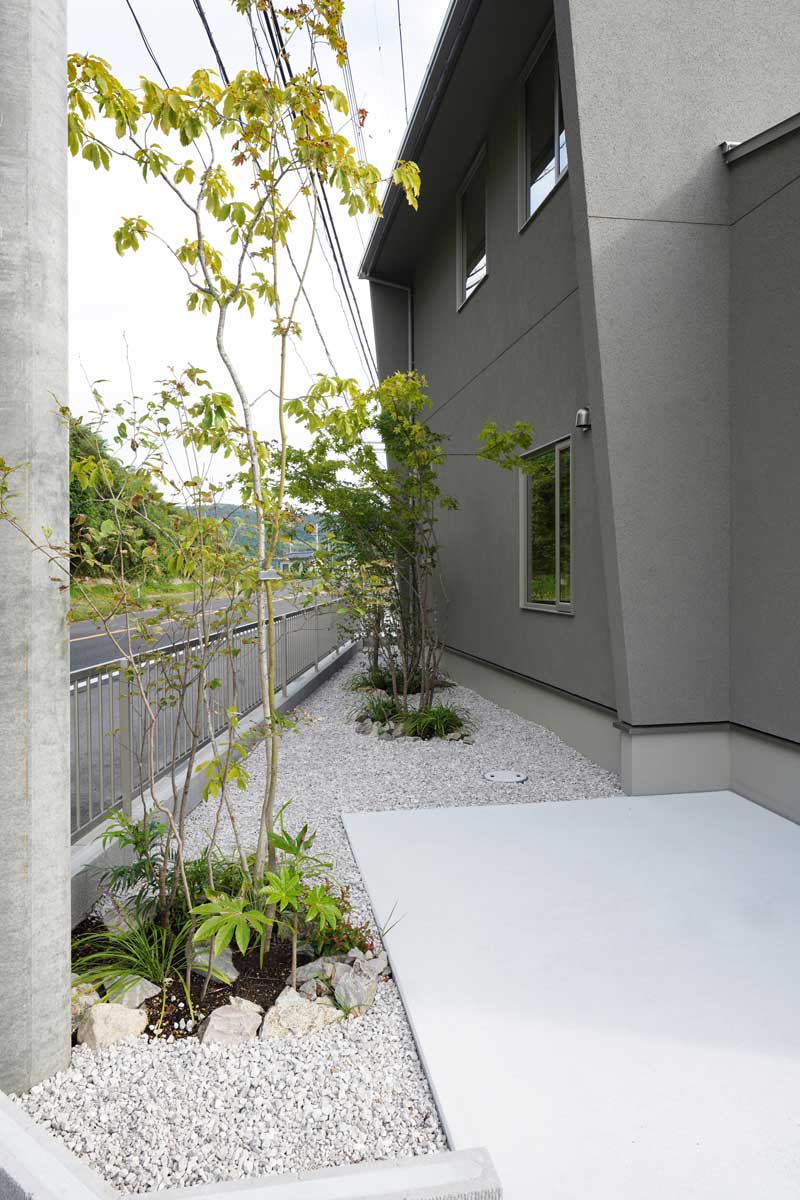 暮らしを自由に楽しむ、上質なアウトドアライフの住まい