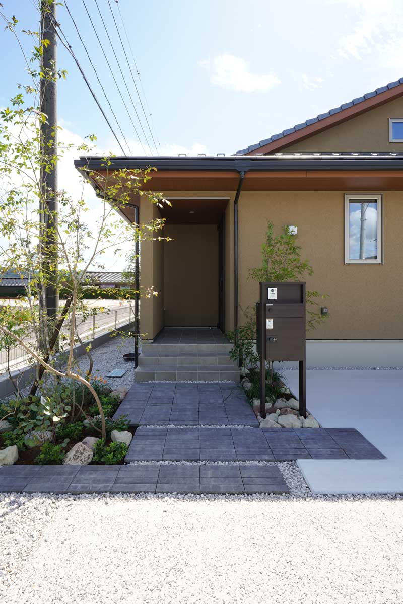 シンプルの中に温もりを―和モダンの外観デザイン